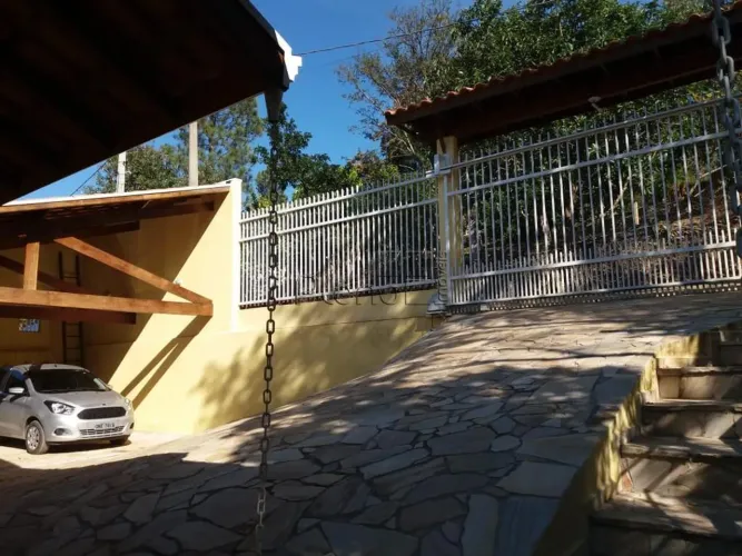 Chácara à venda com 3 quartos no Sousas, Campinas.