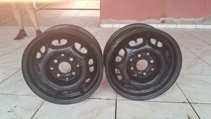 Vendo duas rodas de ferro aro 13