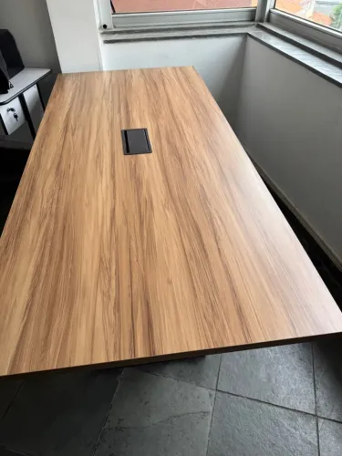 Mesa reunião 6 lugares industrial pouco tempo de uso