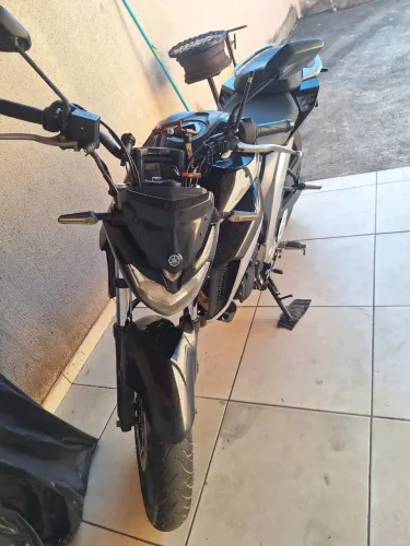 Moto fazer 250 em dias 17.000,00