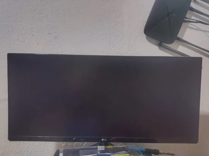 Monitor LG ultra wide, 26 polegadas + suporte articulado com USB (pistão a gás)