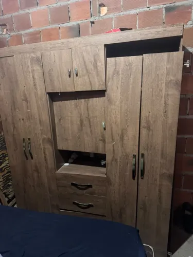 Guarda roupa 7 portas e 3 gavetas