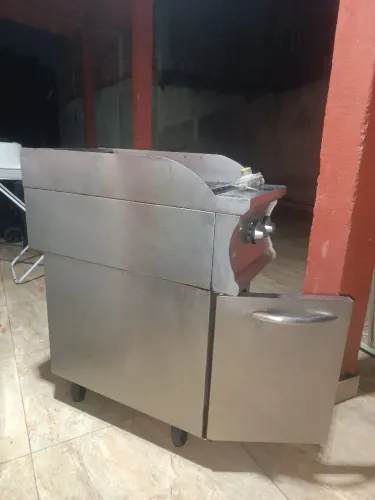 Churrasqueira Industrial a Gás em Inox