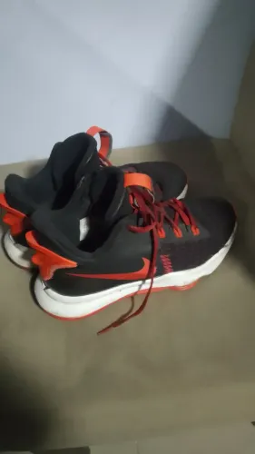 Vendo Nike LeBron Witness 5 Semi novo