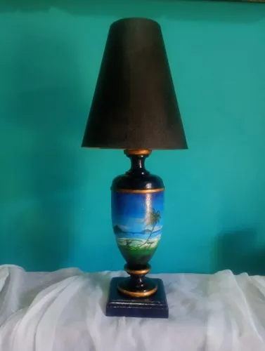 Antigo e Lindíssimo abajur / luminária de mesa em madeira pintado a mão - Coqueiros