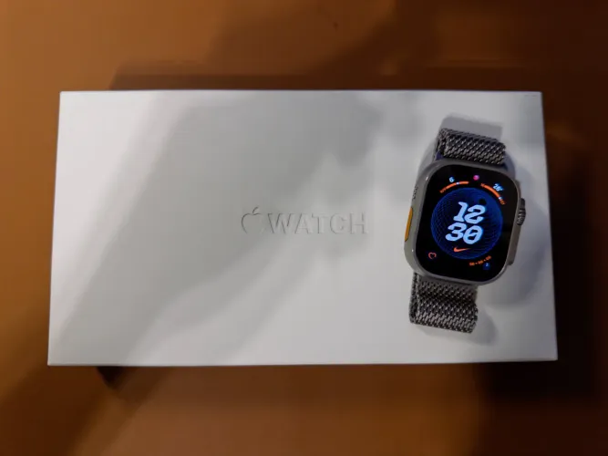 Apple Watch Ultra 2 (saúde da bateria em 100% e garantia Apple até 04/2027)