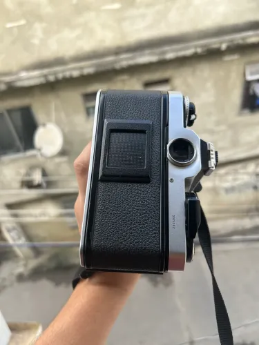 NIKON FE 2 câmera analógica