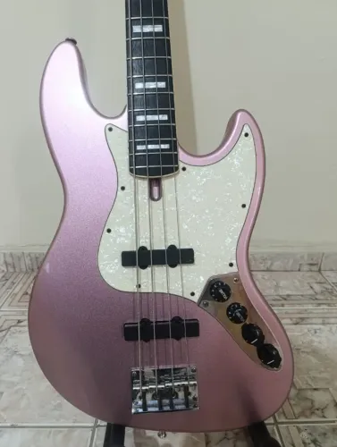 Baixo Sire V7 Rosa 2ªGen Alder Jazz Bass