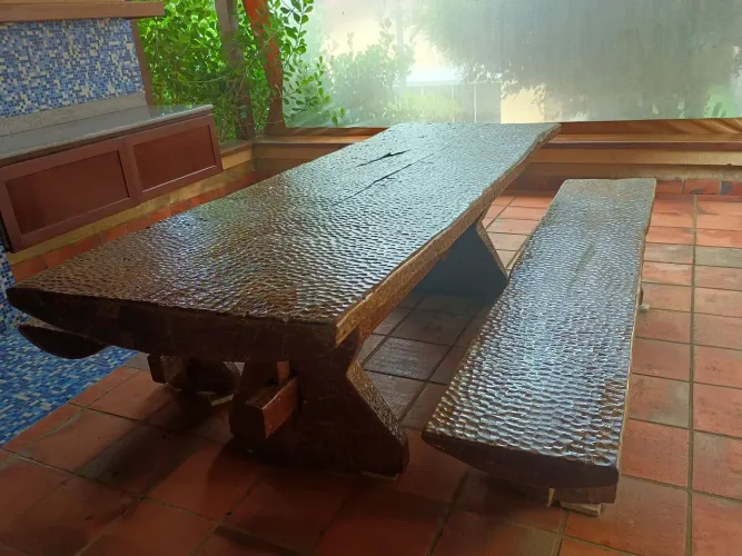Conjunto Mesa nobre de madeira maciça do Amazonas 