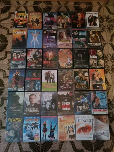 DVDs originais (5 reais cada)