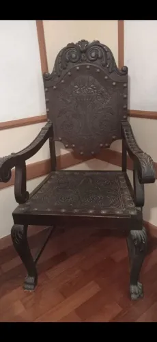 Cadeira antiga 