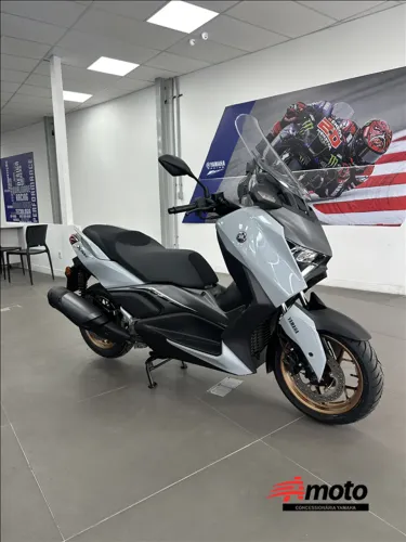 YAMAHA XMAX 300 CONNECTED ABS