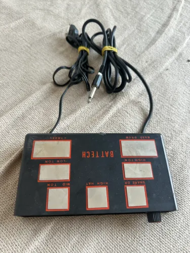 Bateria eletrônica Controlador Eletrônico de Percussão Vintage da marca Bat Tech