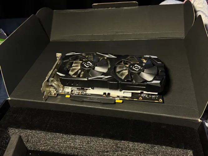 PLACA DE VÍDEO RX560 XT 8gb