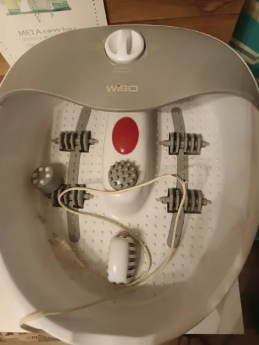 Hidromassageador para os pés - cabo danificado - para retirar peças.Voltagem 110W.