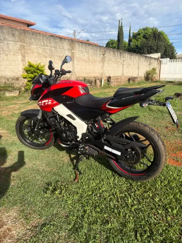Dominar 200
