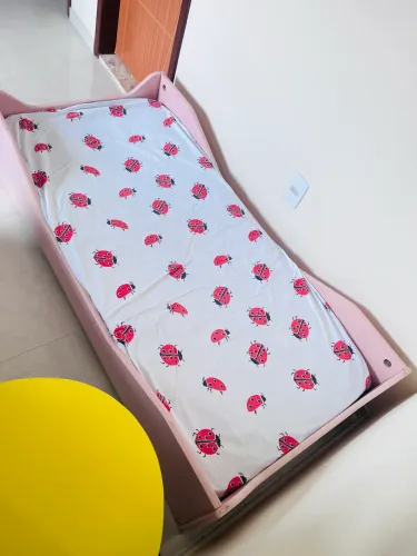 Cama infantil com colchão