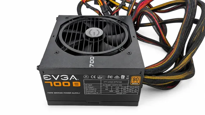 FONTE DE ALIMENTACAO EVGA 700 80 PLUS Bronze