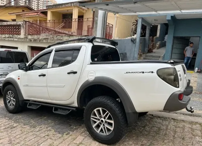 Mitsubishi L200 Triton Savana 3.2 CD TBI Dies. Mec. 2018