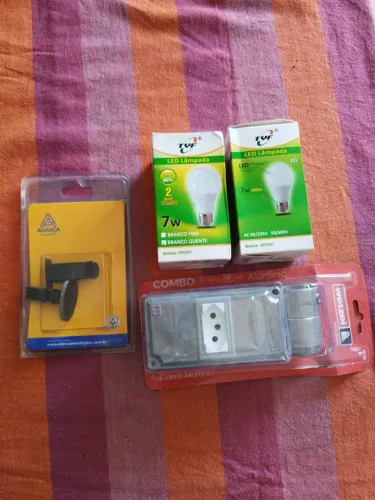 Kit casa ( lâmpadas + fixador de porta + caixa elétrica para conduíte)