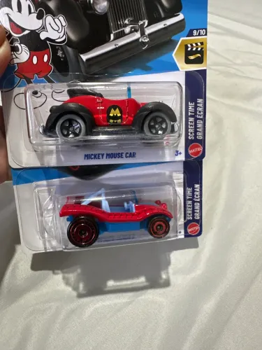 Hotwheels temático mickey mouse /spider