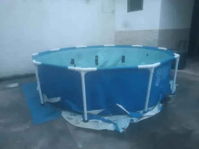 Piscina de 4.486 litros com Acessorios