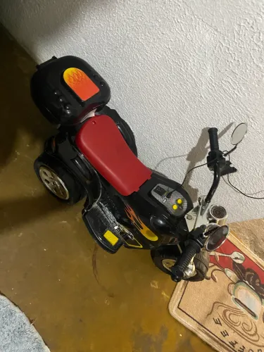 Vendo moto eletrônica infantil