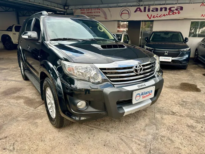 Toyota Hilux SW4 SRV D4-d 4X4 3.0 TDI Dies. AUT 2012