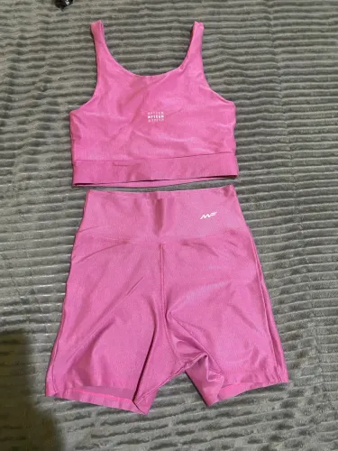 conjunto de roupas de malhar
