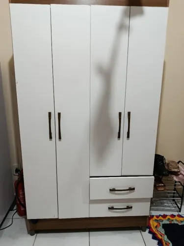 Guarda roupa de solteiro 