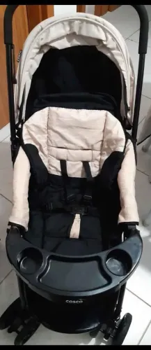 Carrinho de bebê cosco semi novo