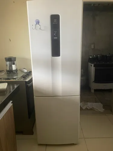 Geladeira Frostfree Eletrolux Inverter 400L - BOM ESTADO