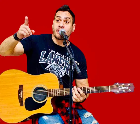 Cantor Sertanejo 
