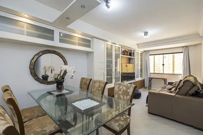 SOBRADO TRIPLEX com 4 dormitórios à venda com 236.14m² por R$ 760.000,00 no bairro Vista A