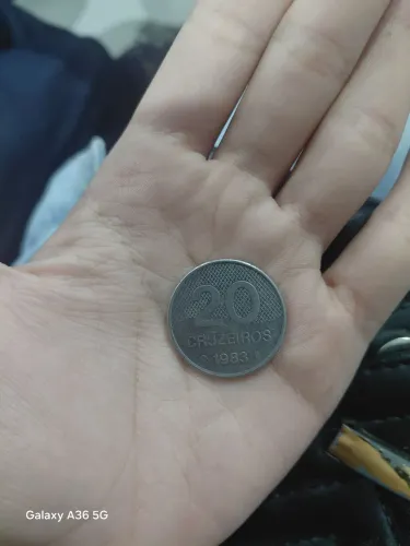Vendo moeda de 20 cruzeiros