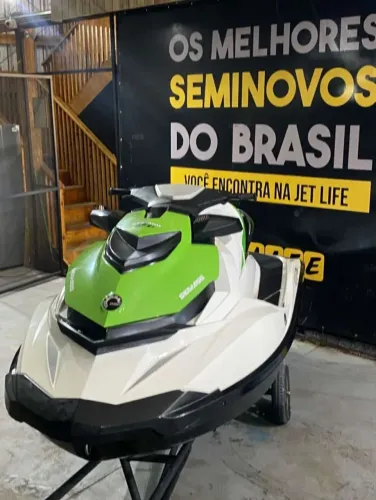 Torrando Jet Ski Sea Doo 2014 com poucas horas de navegação