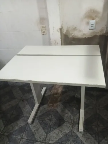 7 mesas para PA cal-center com catracas para baixar ou subir local monitor e teclado