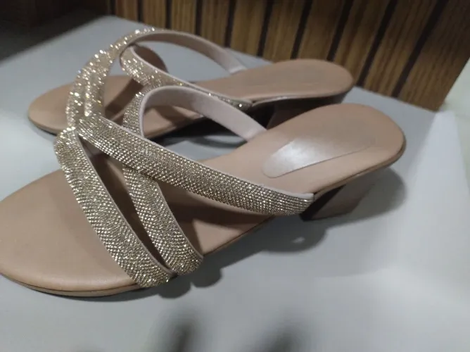 tamanco feminino nude brilhante