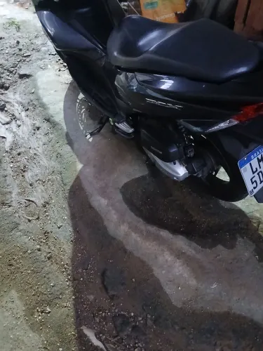 Vendo linda pcx 150 Sporting...bem cuidada e sem nada a fazer...bateria nova 