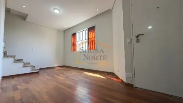 Casa em condomínio, 3 dormitórios, sendo 1 suite, 2 vagas de garagem. 119m² Vila Matilde