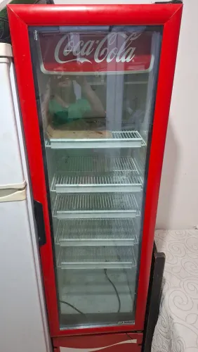 Geladeira coca