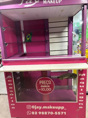 Estande de maquiagem ou outros serviços