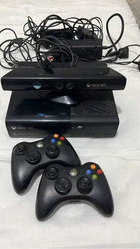 Xbox 360 Super Slim 250GB + Kinect + 2 Controles + 13 Jogos
