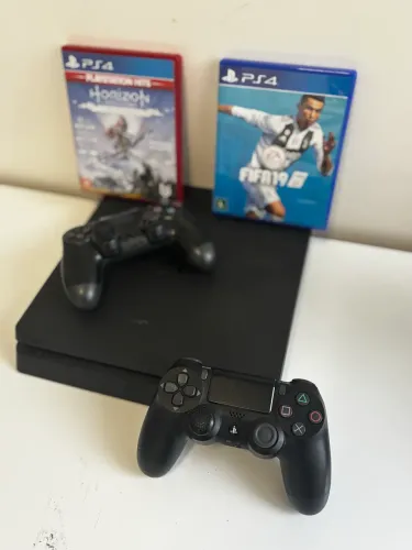 Ps4 slim 1 terá