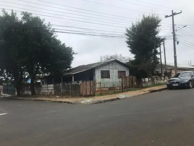 Excelente terreno de esquina, c 300m ² no Tropeiro - A/C Veículo !!!