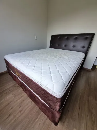 Cama queen + box gazin 