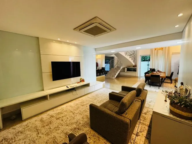 Casa à venda no Condomínio Jardins Barcelona em Uberlândia