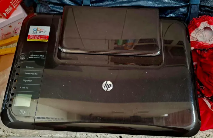 Impressora HP multifuncional desktop Jet colorida