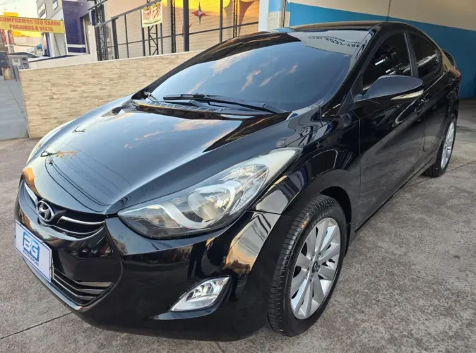 Hyundai Elantra GLS 1.8 16V Aut. 2012