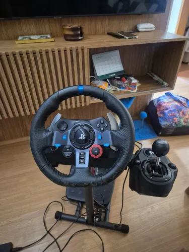 Volante logitech g29 completo com câmbio e cockpit